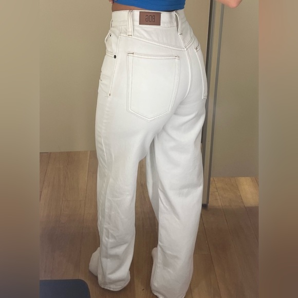 BDG baggy white modern boyfriend jeans from URBAN OUTFITTERS - Picture 2 of 3